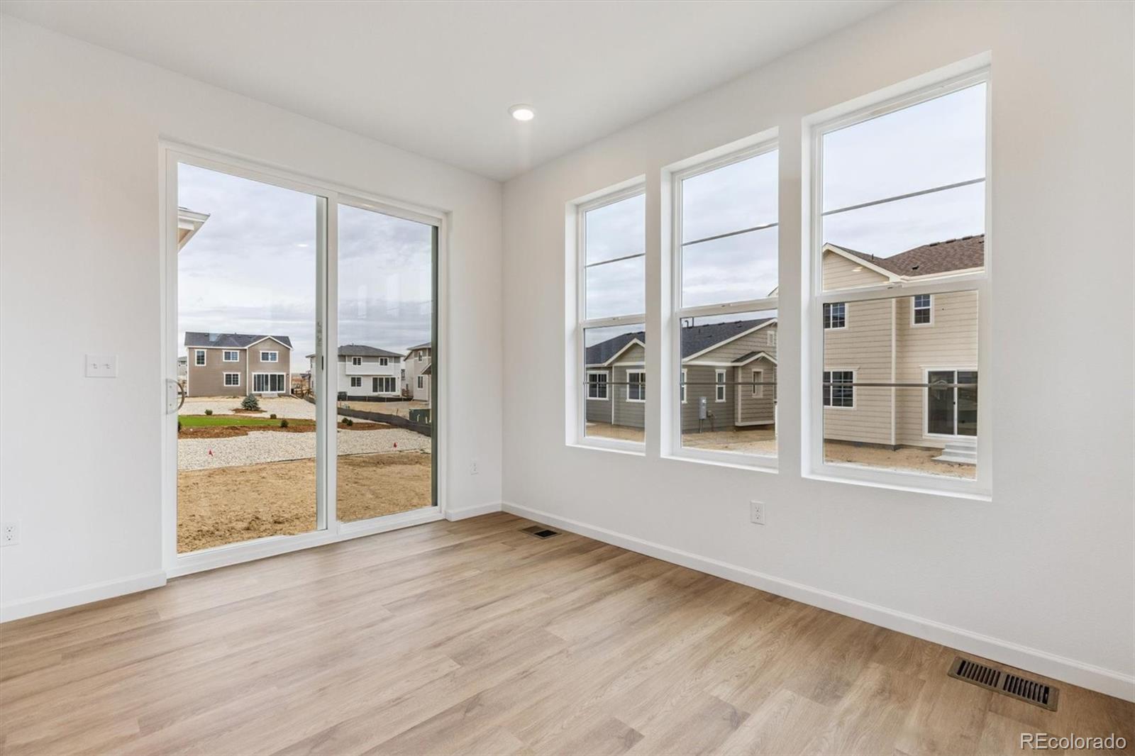 MLS Image #8 for 24720 e 42nd avenue,aurora, Colorado