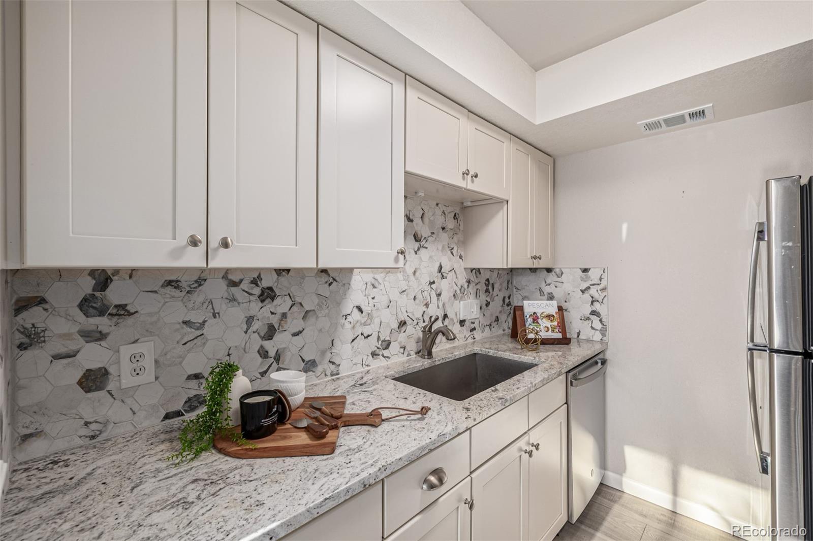 MLS Image #16 for 1342 s cathay court,aurora, Colorado