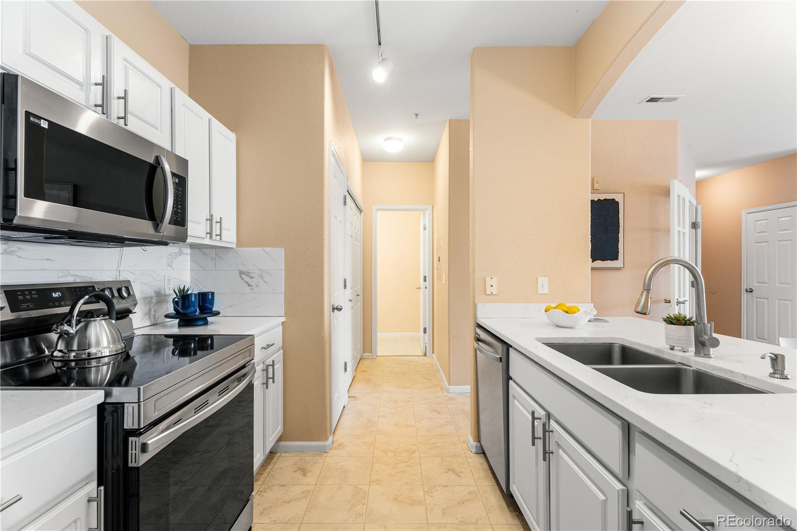 MLS Image #14 for 5255  memphis street,denver, Colorado