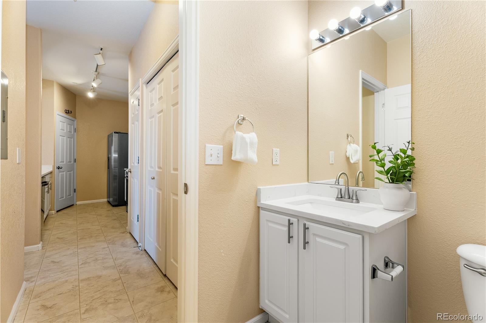 MLS Image #15 for 5255  memphis street,denver, Colorado