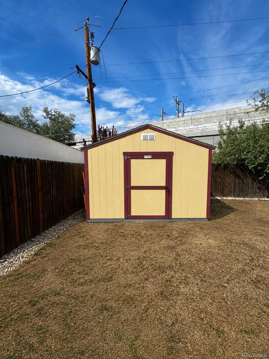 MLS Image #25 for 2836 s grape way,denver, Colorado