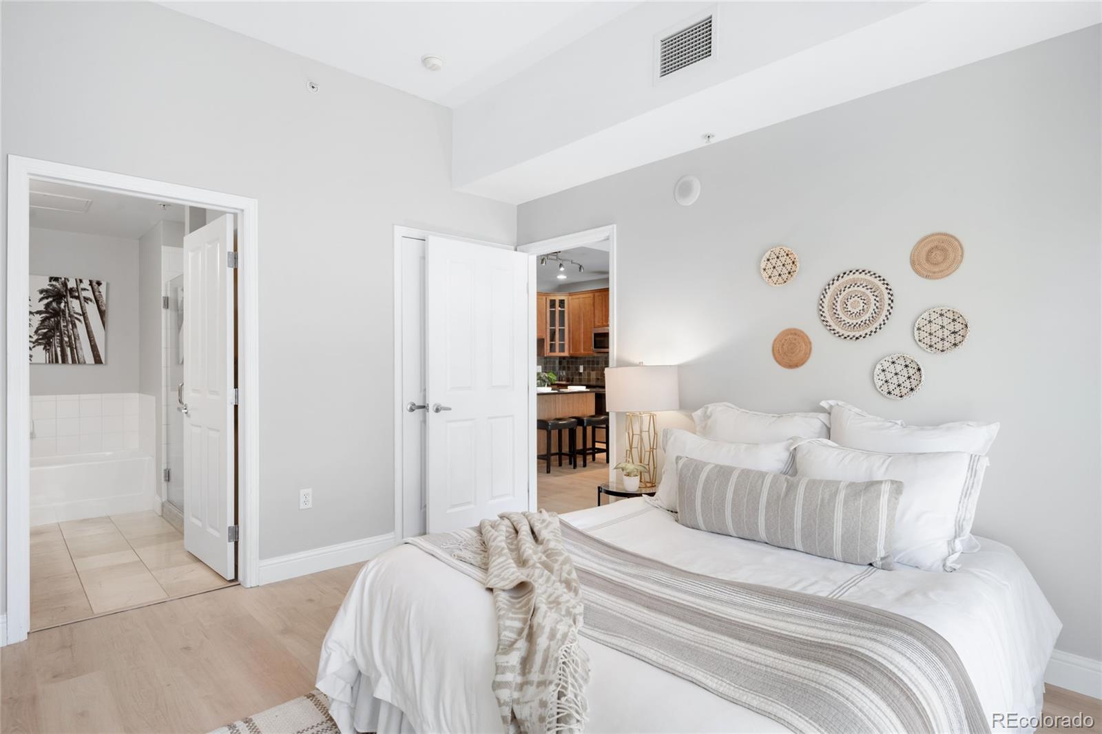 MLS Image #12 for 1950 n logan street 901,denver, Colorado