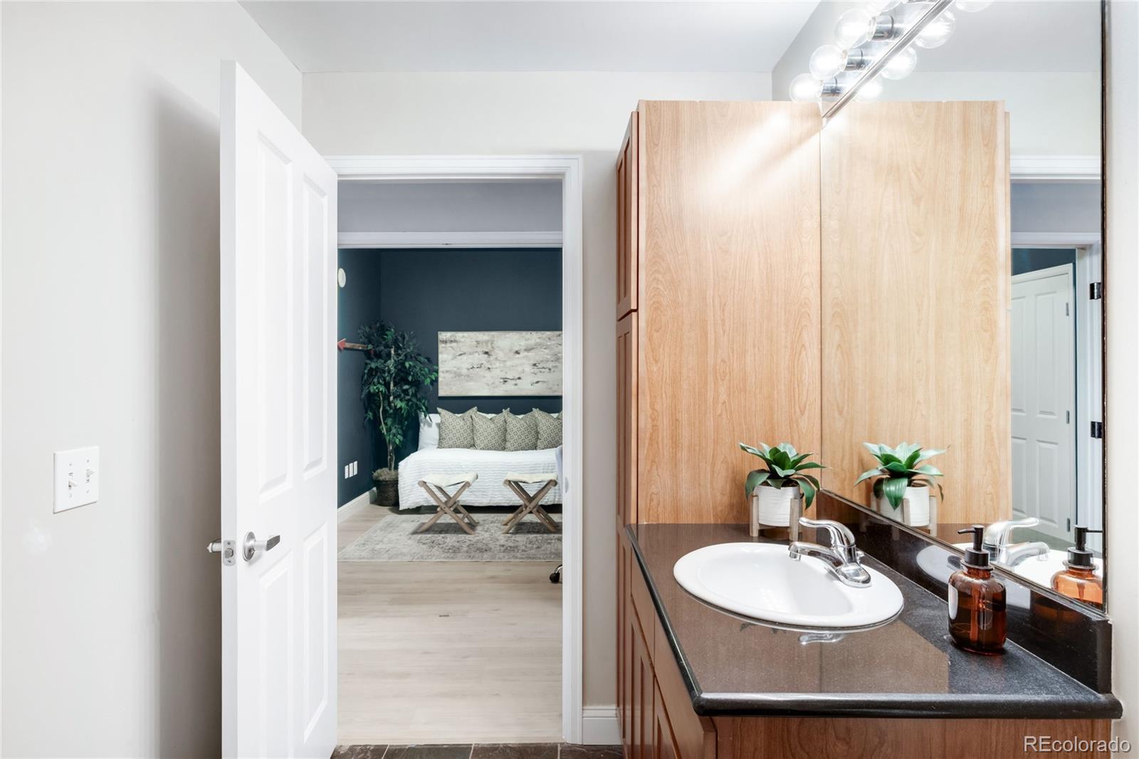 MLS Image #18 for 1950 n logan street 901,denver, Colorado