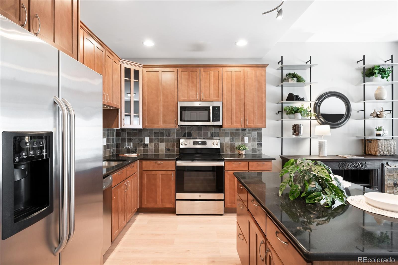 MLS Image #3 for 1950 n logan street 901,denver, Colorado