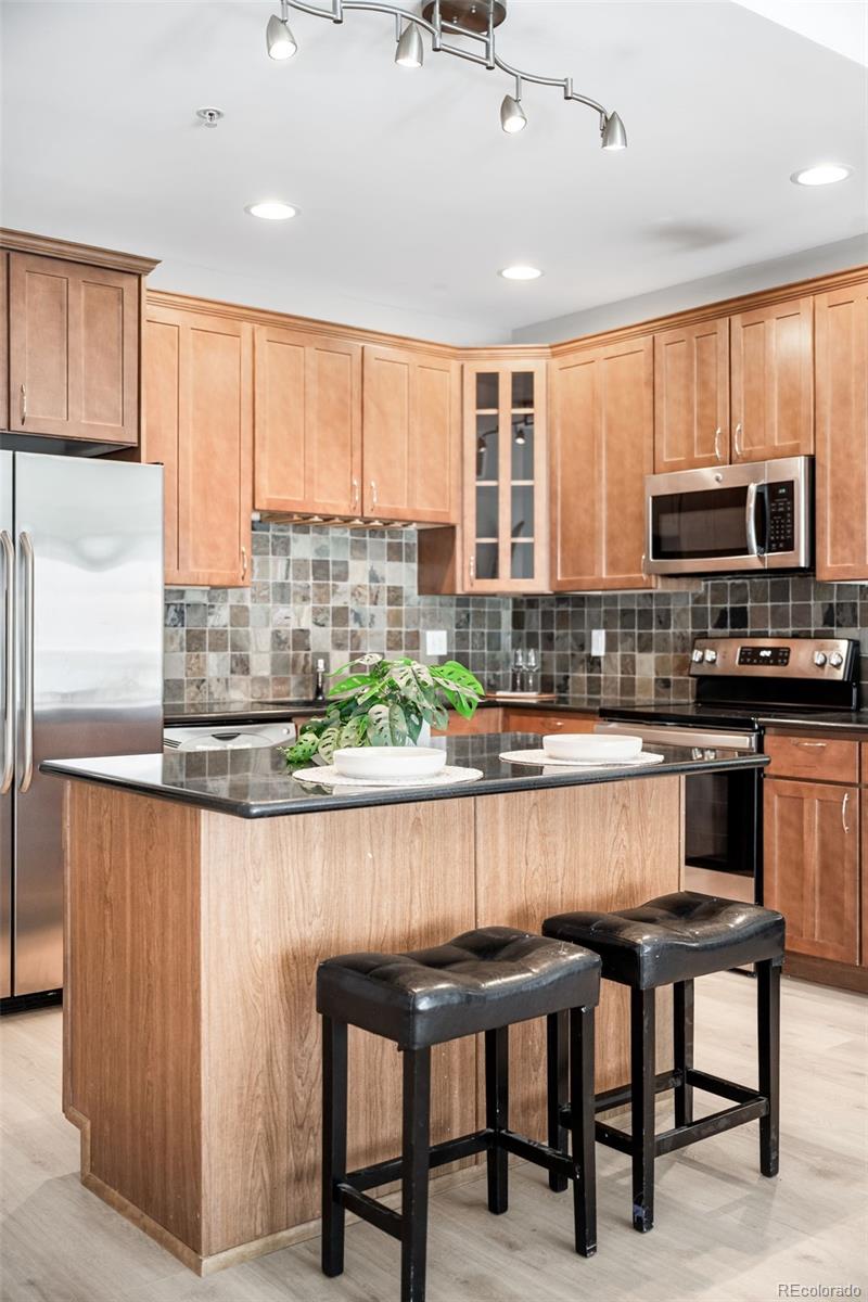 MLS Image #4 for 1950 n logan street 901,denver, Colorado