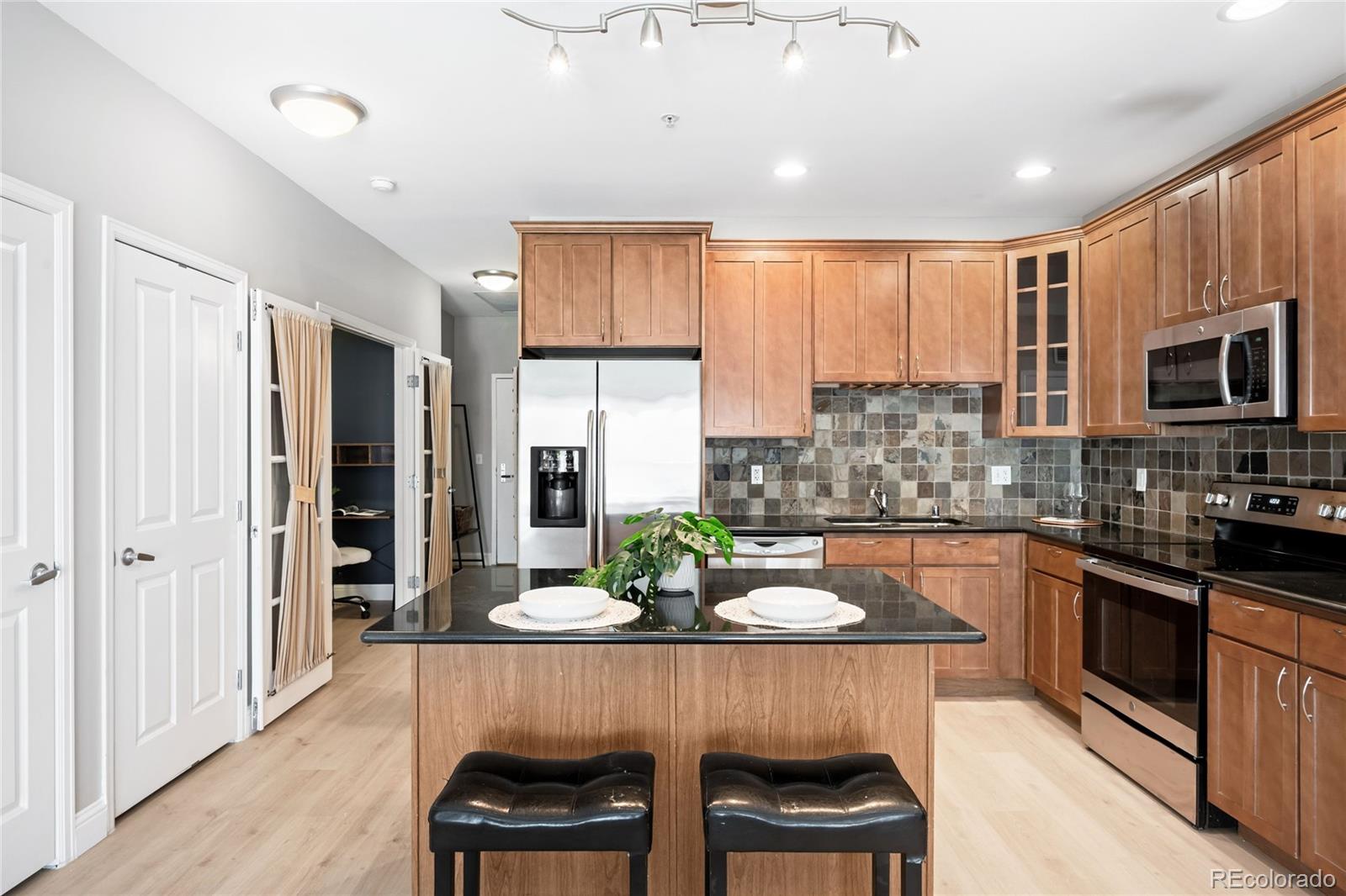 MLS Image #5 for 1950 n logan street 901,denver, Colorado
