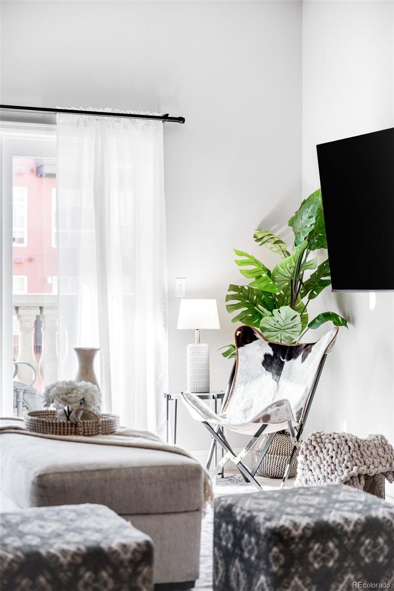 MLS Image #7 for 1950 n logan street 901,denver, Colorado