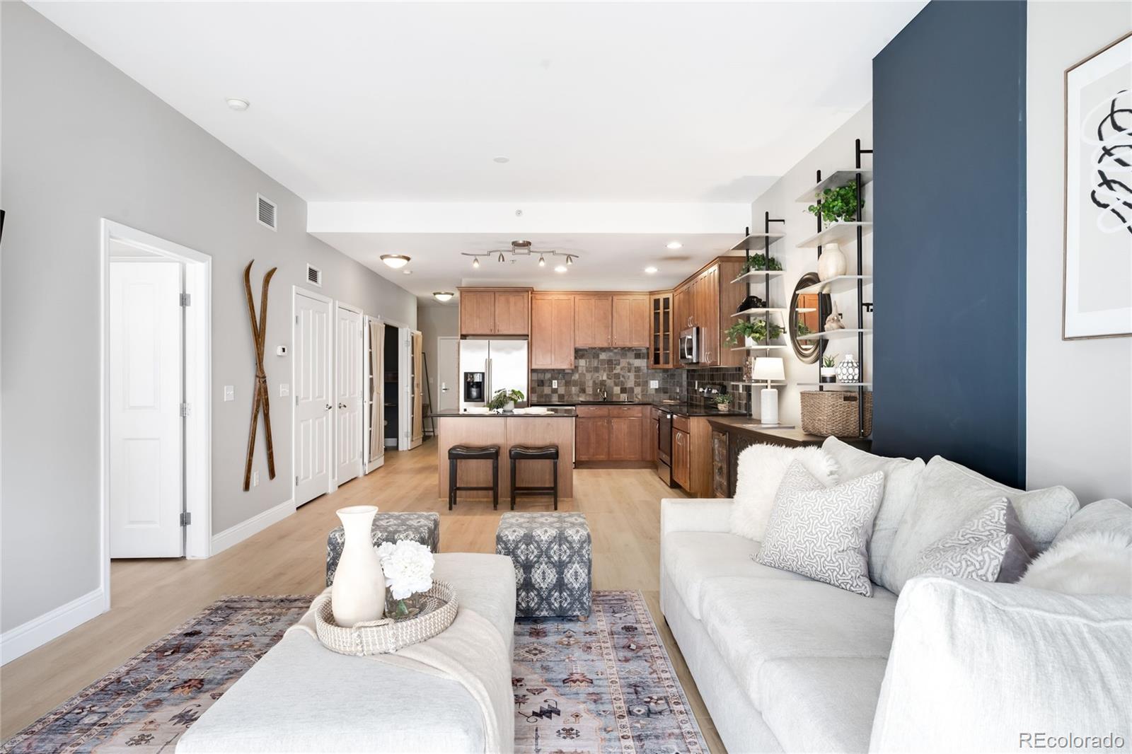 MLS Image #9 for 1950 n logan street 901,denver, Colorado
