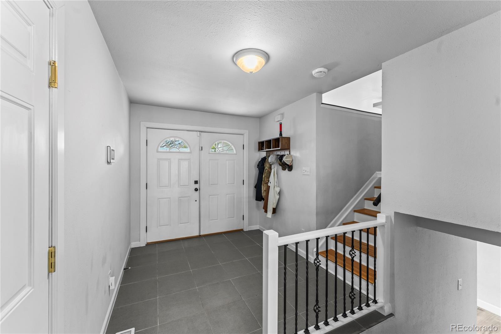 MLS Image #3 for 526  griffith way,colorado springs, Colorado