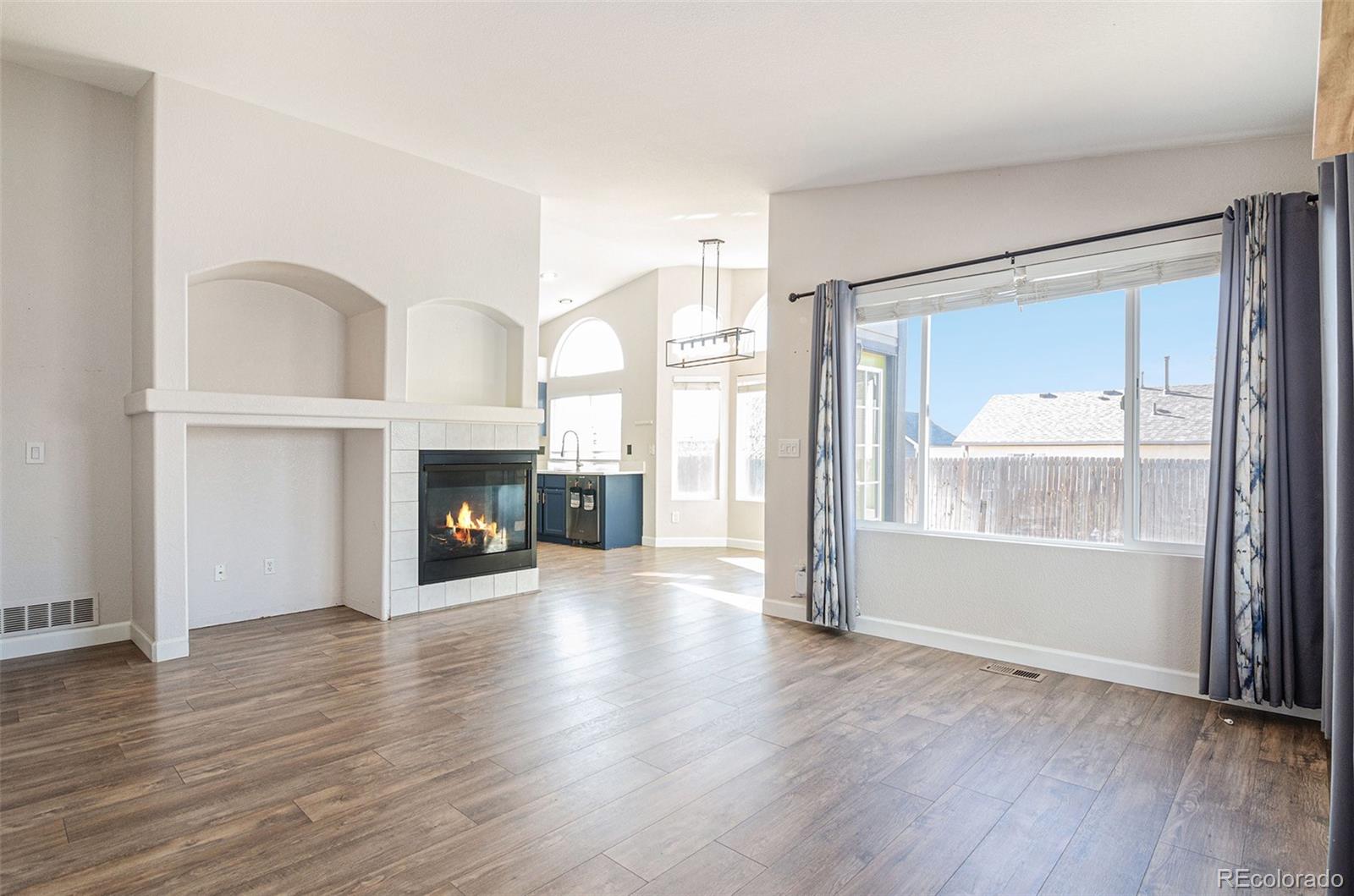 MLS Image #10 for 14436 e elk place,denver, Colorado