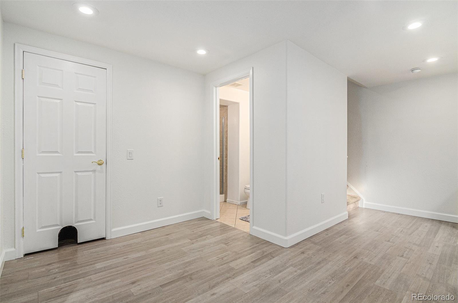 MLS Image #26 for 14436 e elk place,denver, Colorado