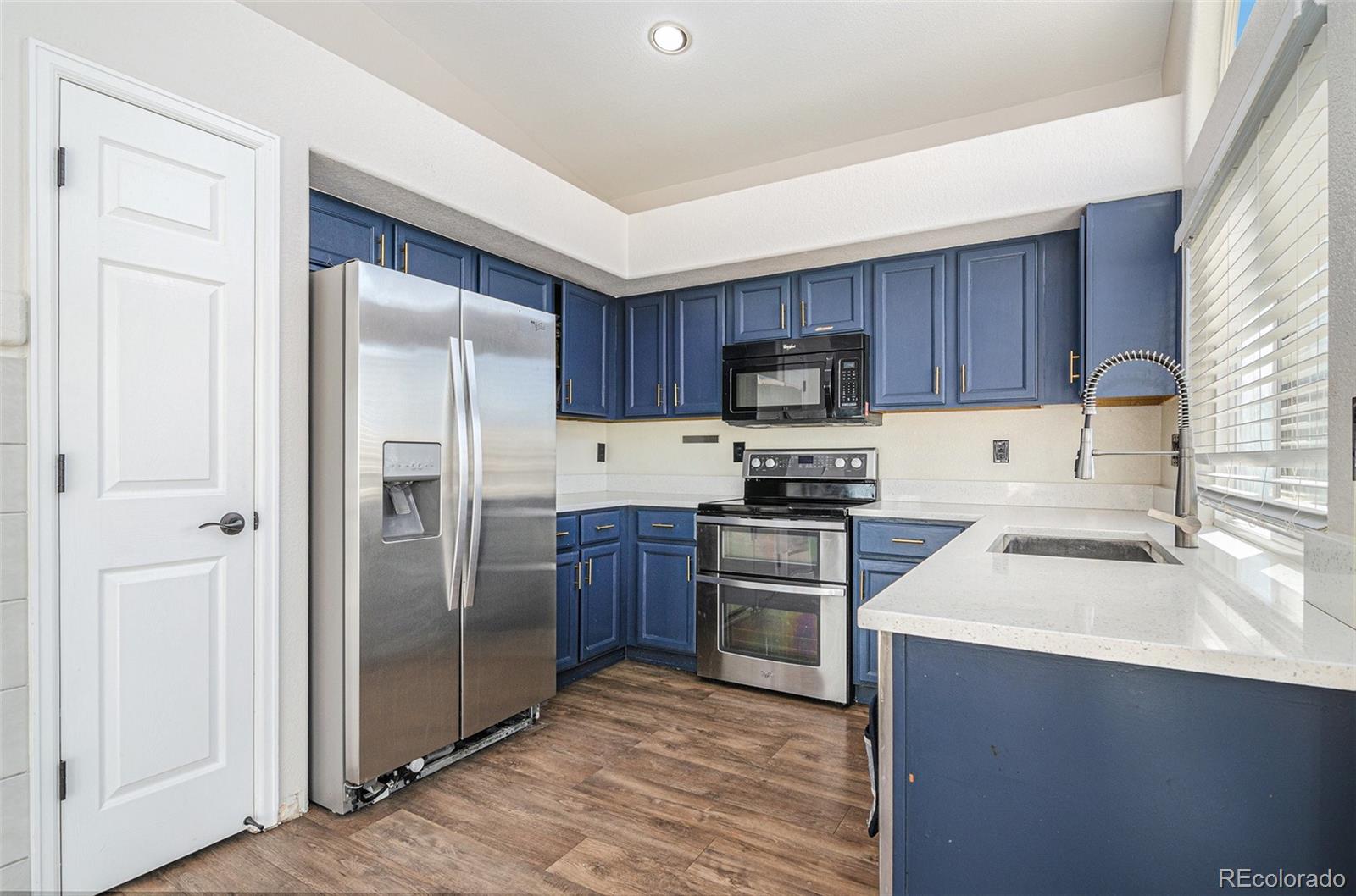 MLS Image #7 for 14436 e elk place,denver, Colorado