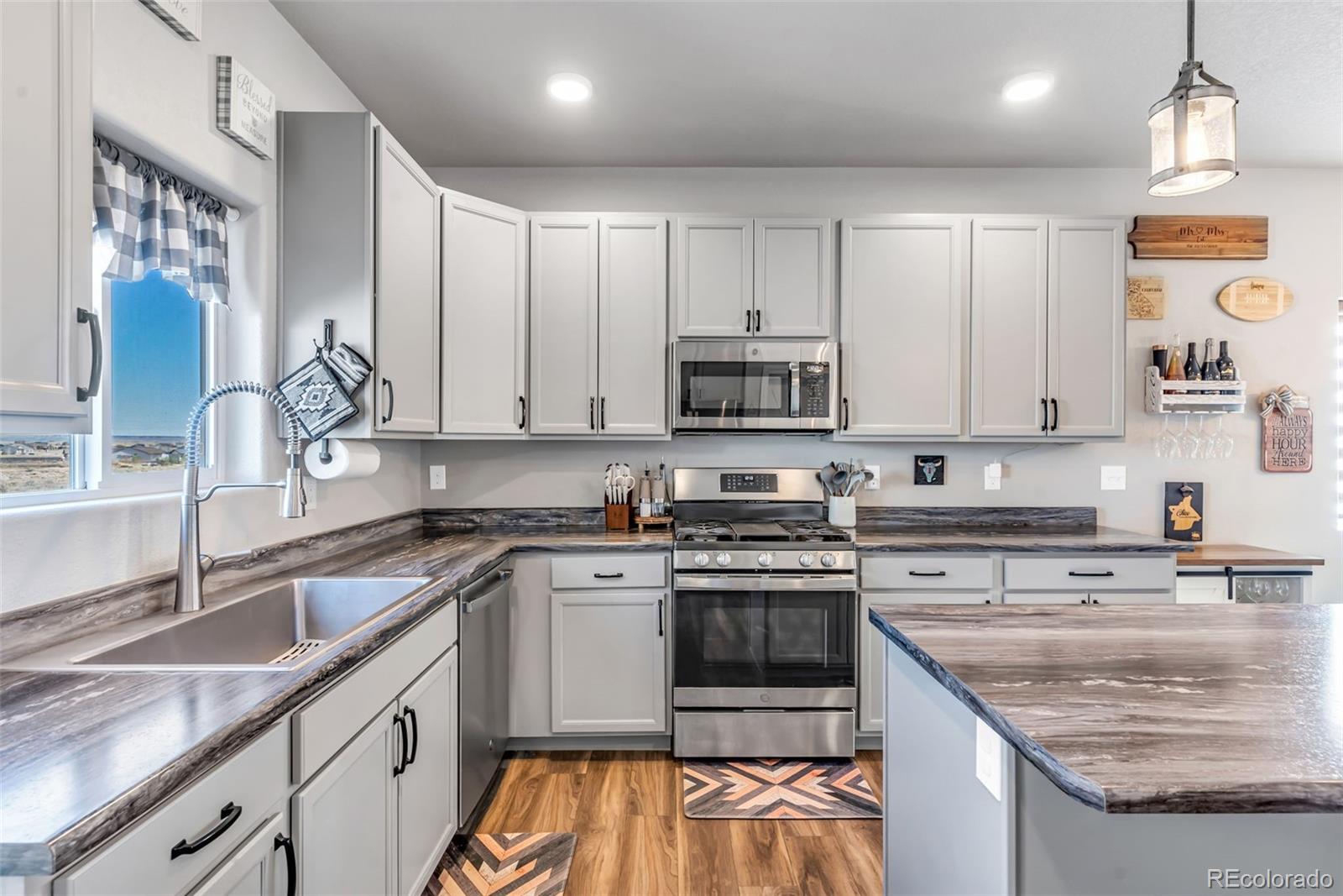 MLS Image #10 for 895 e loma drive,pueblo, Colorado