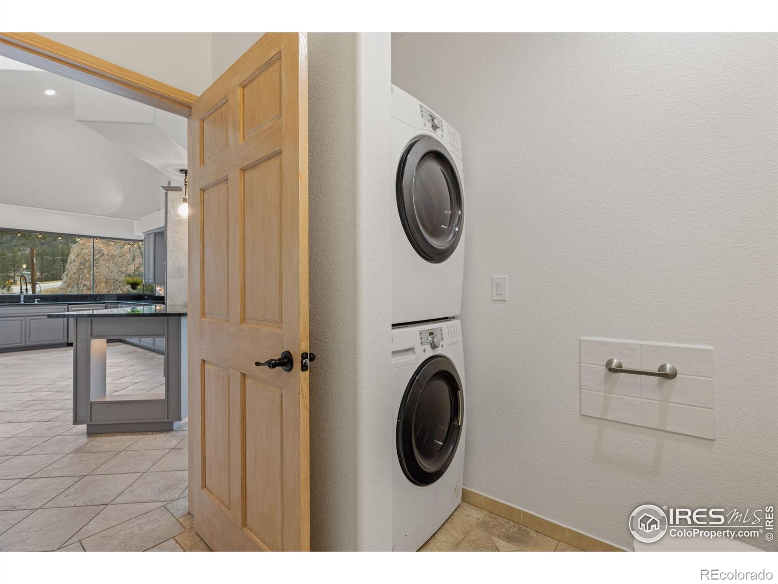 MLS Image #11 for 11042 n saint vrain drive,lyons, Colorado