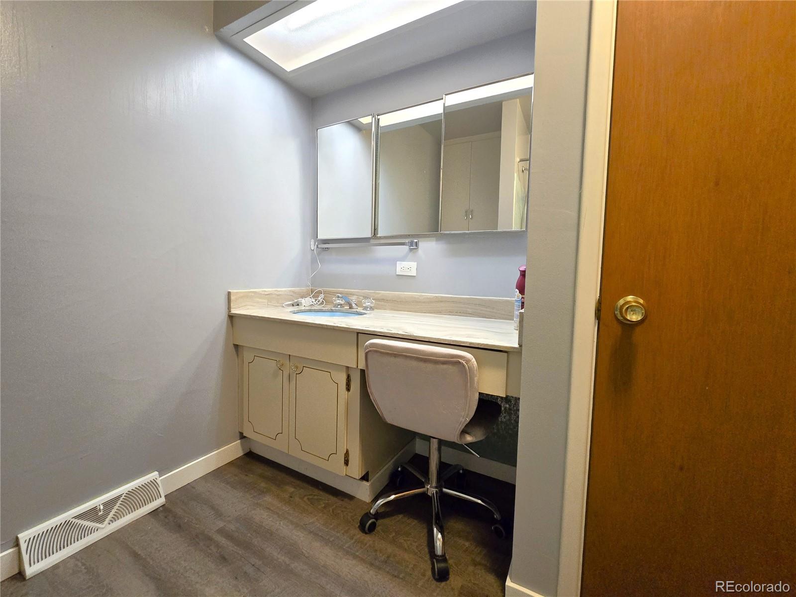 MLS Image #14 for 6602 e cornell avenue,denver, Colorado