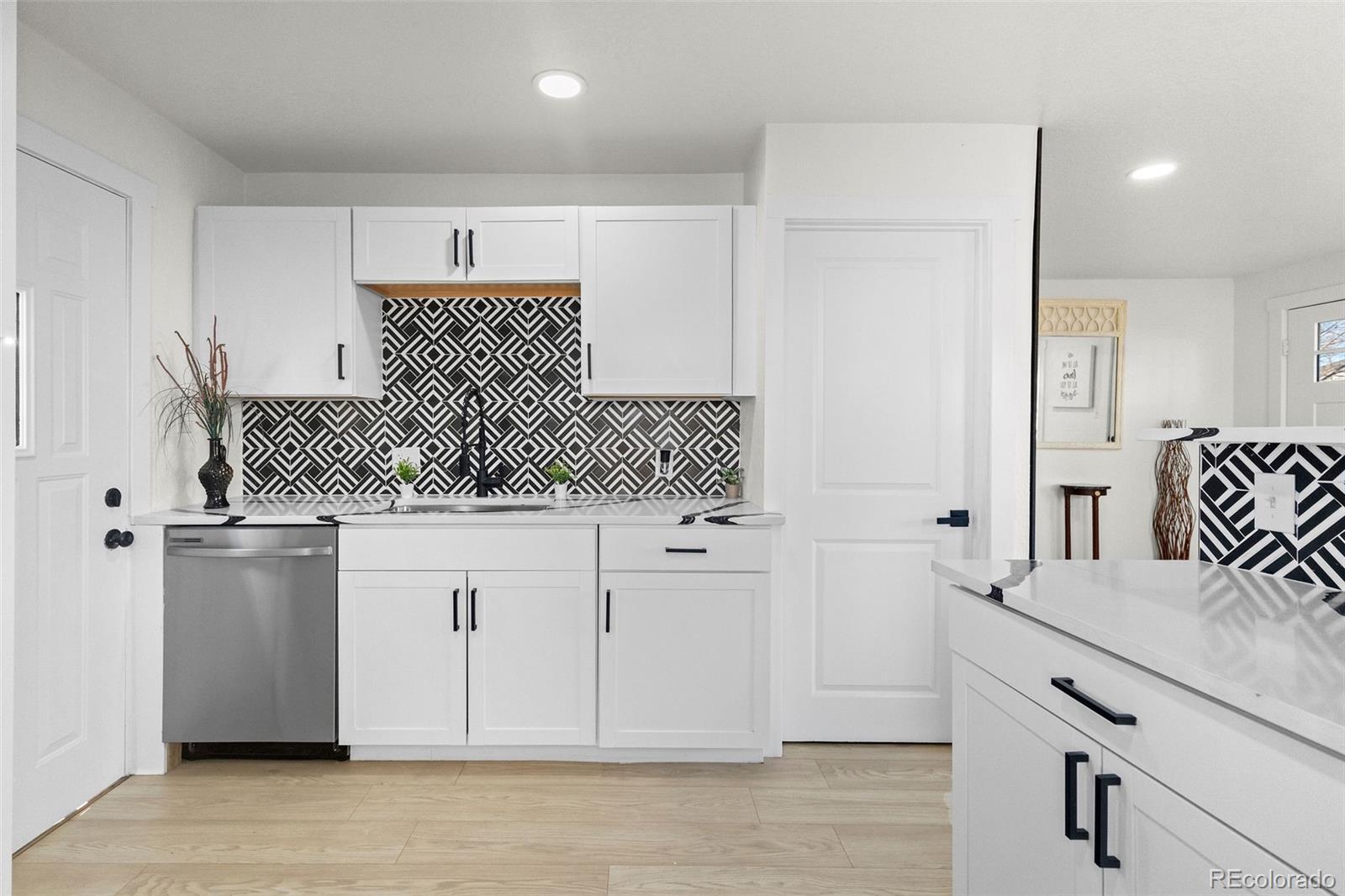 MLS Image #7 for 4822  bryant street,denver, Colorado