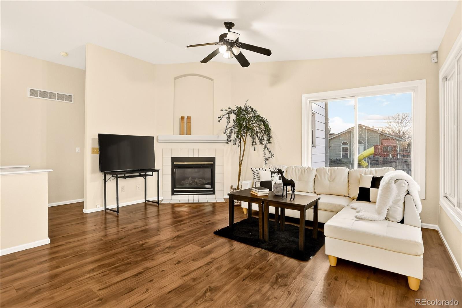 MLS Image #5 for 14402 e 48th avenue,denver, Colorado