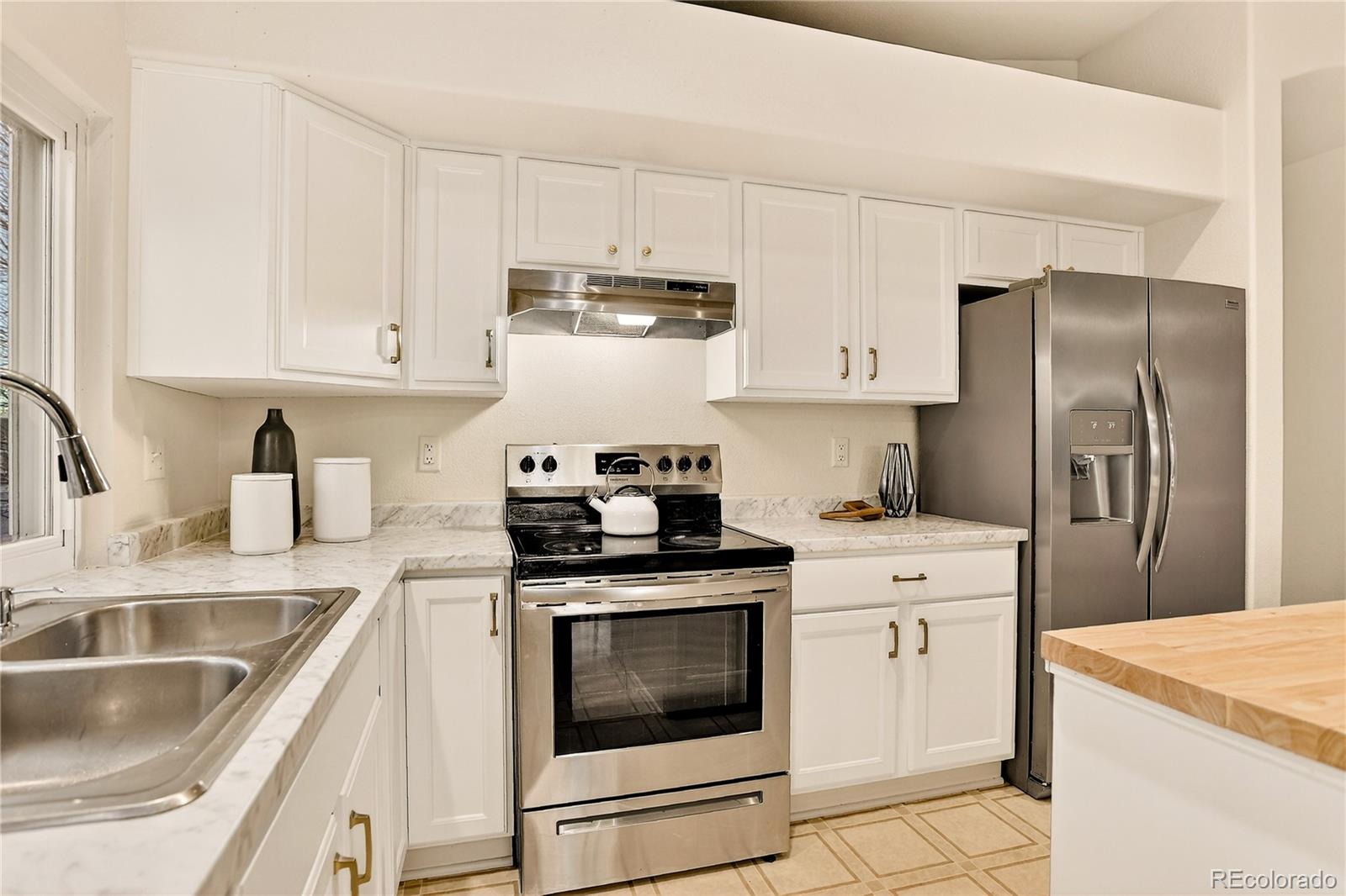 MLS Image #7 for 14402 e 48th avenue,denver, Colorado