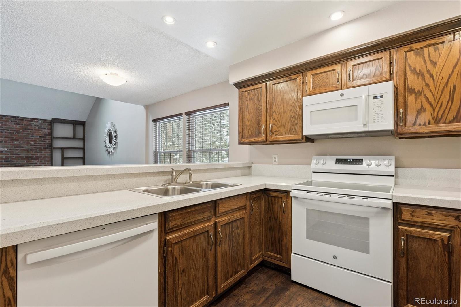 MLS Image #3 for 2723 w long drive a,littleton, Colorado