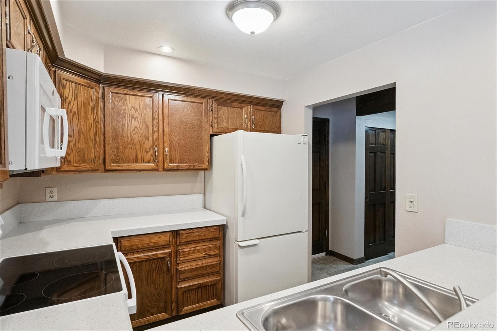 MLS Image #4 for 2723 w long drive a,littleton, Colorado