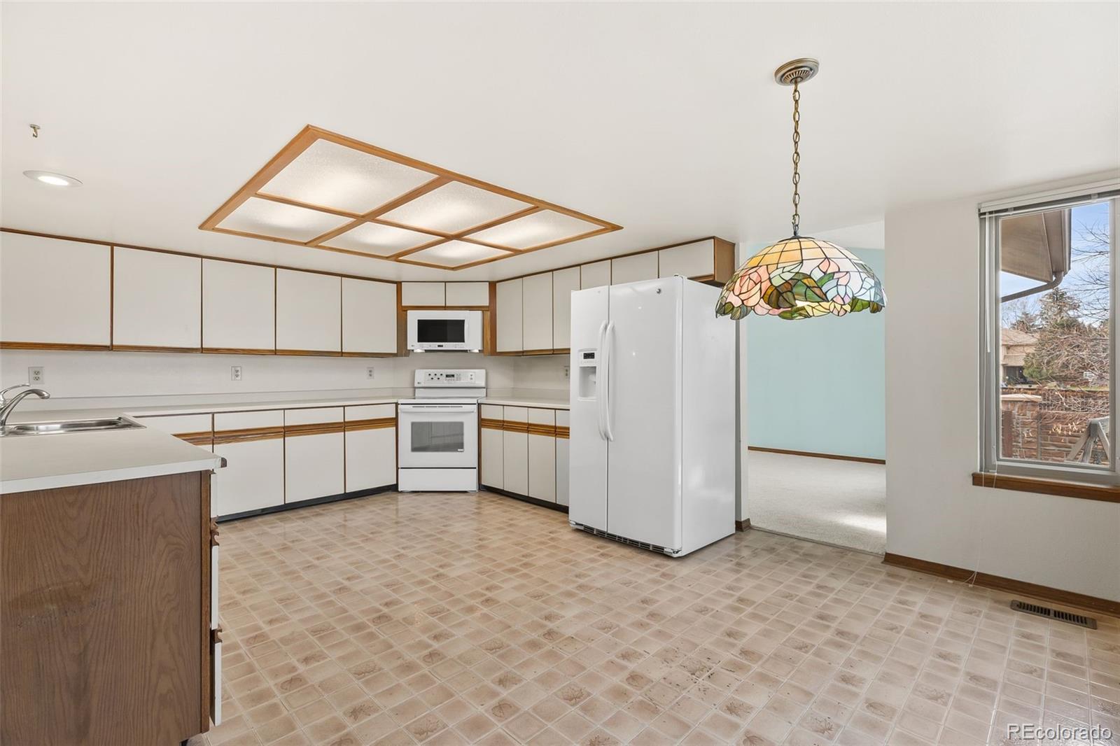 MLS Image #14 for 11303 e warren avenue,aurora, Colorado