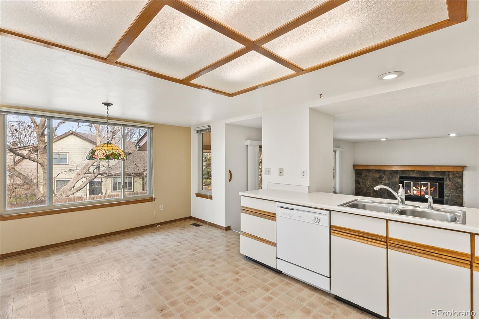 MLS Image #18 for 11303 e warren avenue,aurora, Colorado