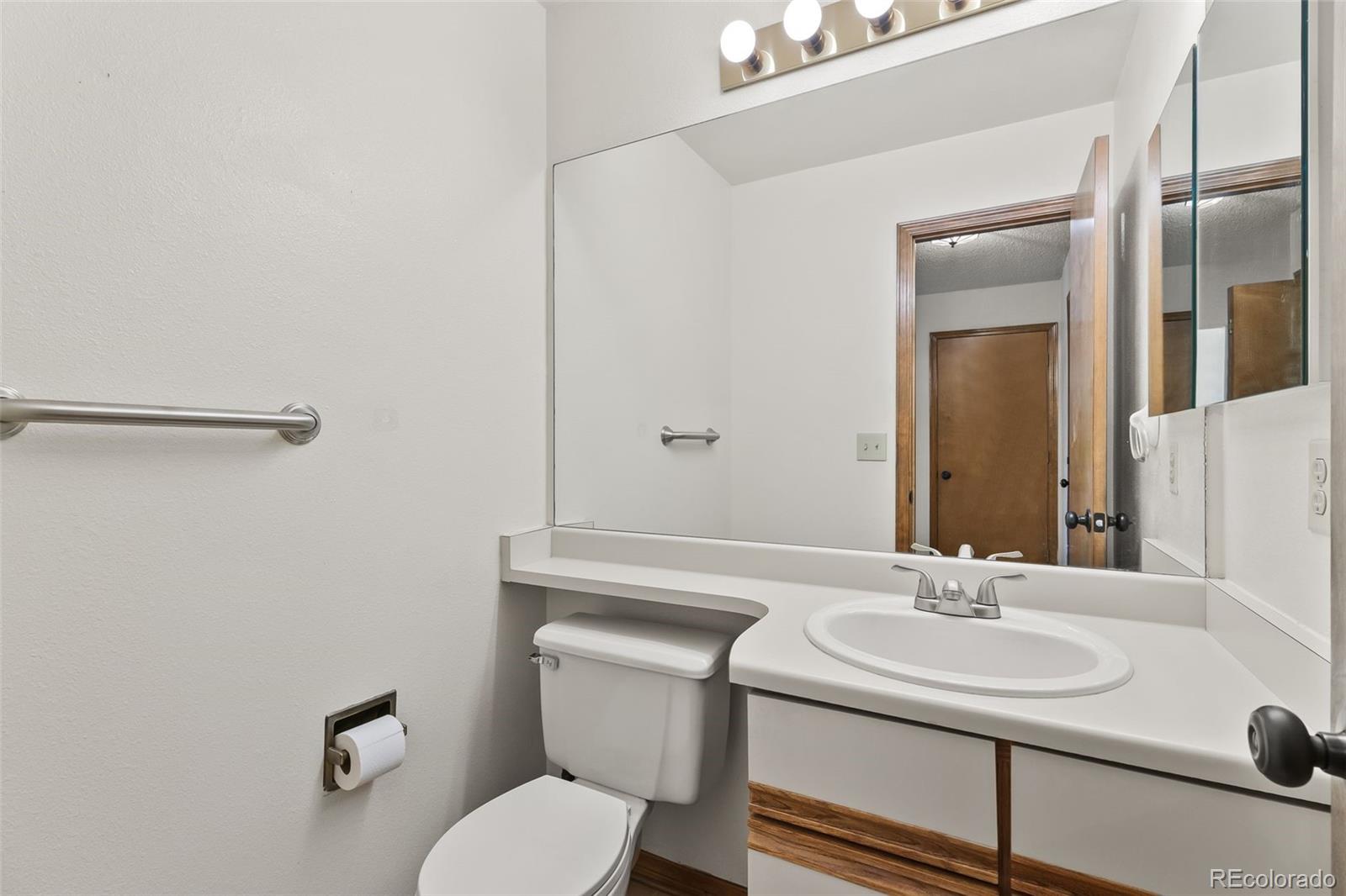 MLS Image #25 for 11303 e warren avenue,aurora, Colorado