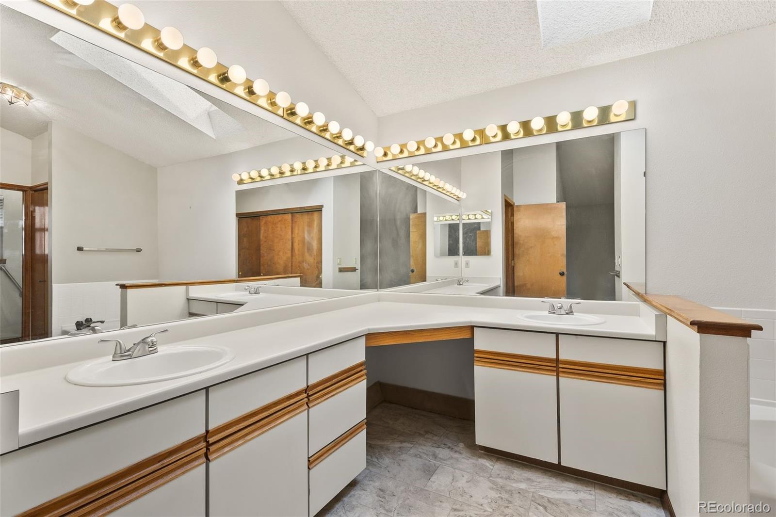 MLS Image #31 for 11303 e warren avenue,aurora, Colorado