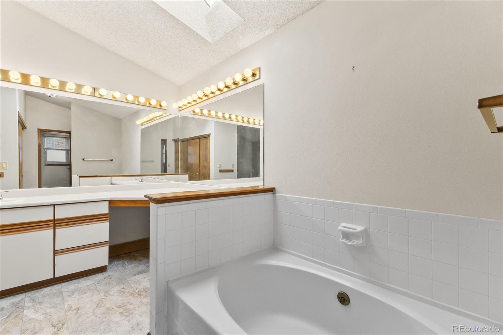 MLS Image #33 for 11303 e warren avenue,aurora, Colorado
