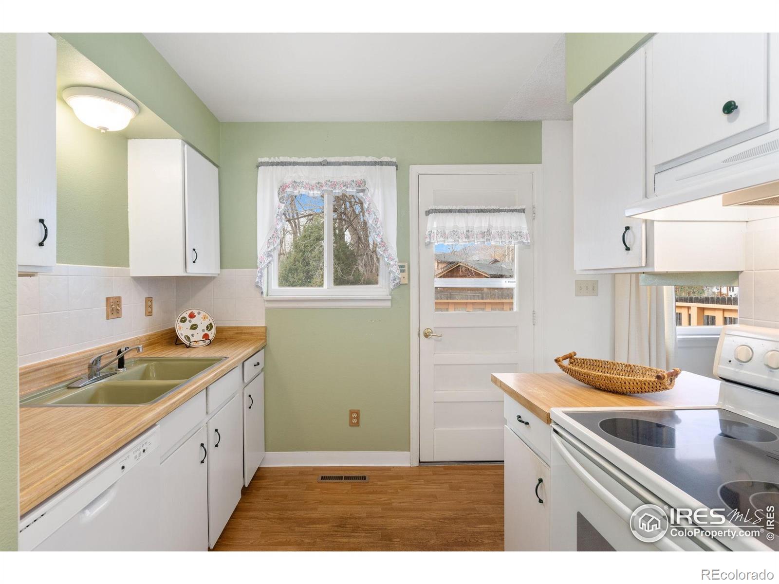 MLS Image #13 for 2921  loch lomond drive,laporte, Colorado