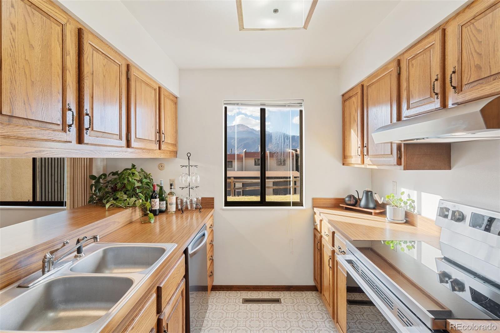 MLS Image #15 for 906  fontmore road a,colorado springs, Colorado