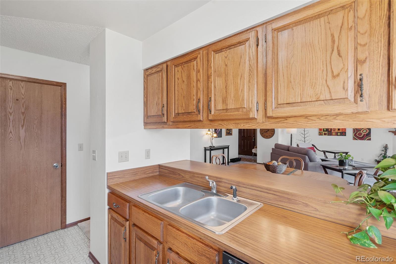MLS Image #18 for 906  fontmore road a,colorado springs, Colorado