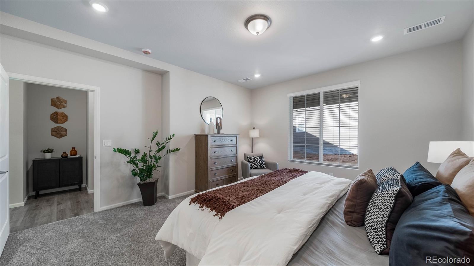 MLS Image #18 for 21875 e 51st drive,aurora, Colorado