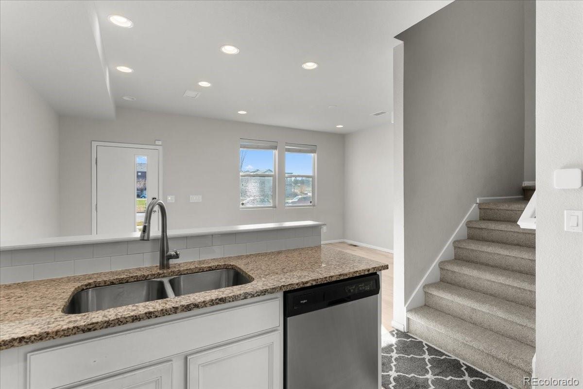 MLS Image #13 for 16035 e elk place ,denver, Colorado
