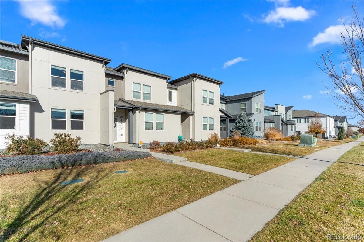 MLS Image #2 for 16035 e elk place ,denver, Colorado