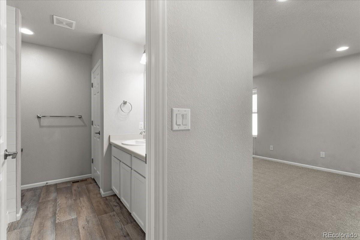 MLS Image #27 for 16035 e elk place ,denver, Colorado