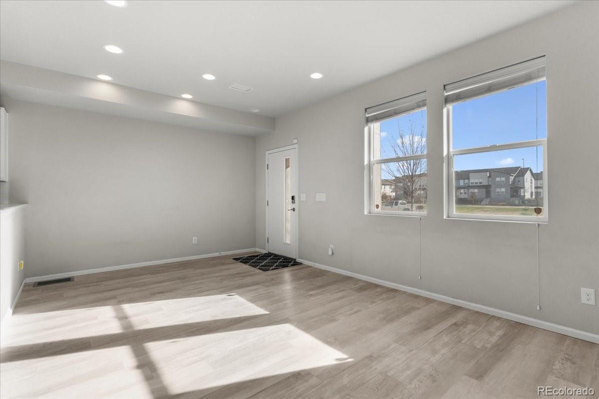 MLS Image #8 for 16035 e elk place ,denver, Colorado