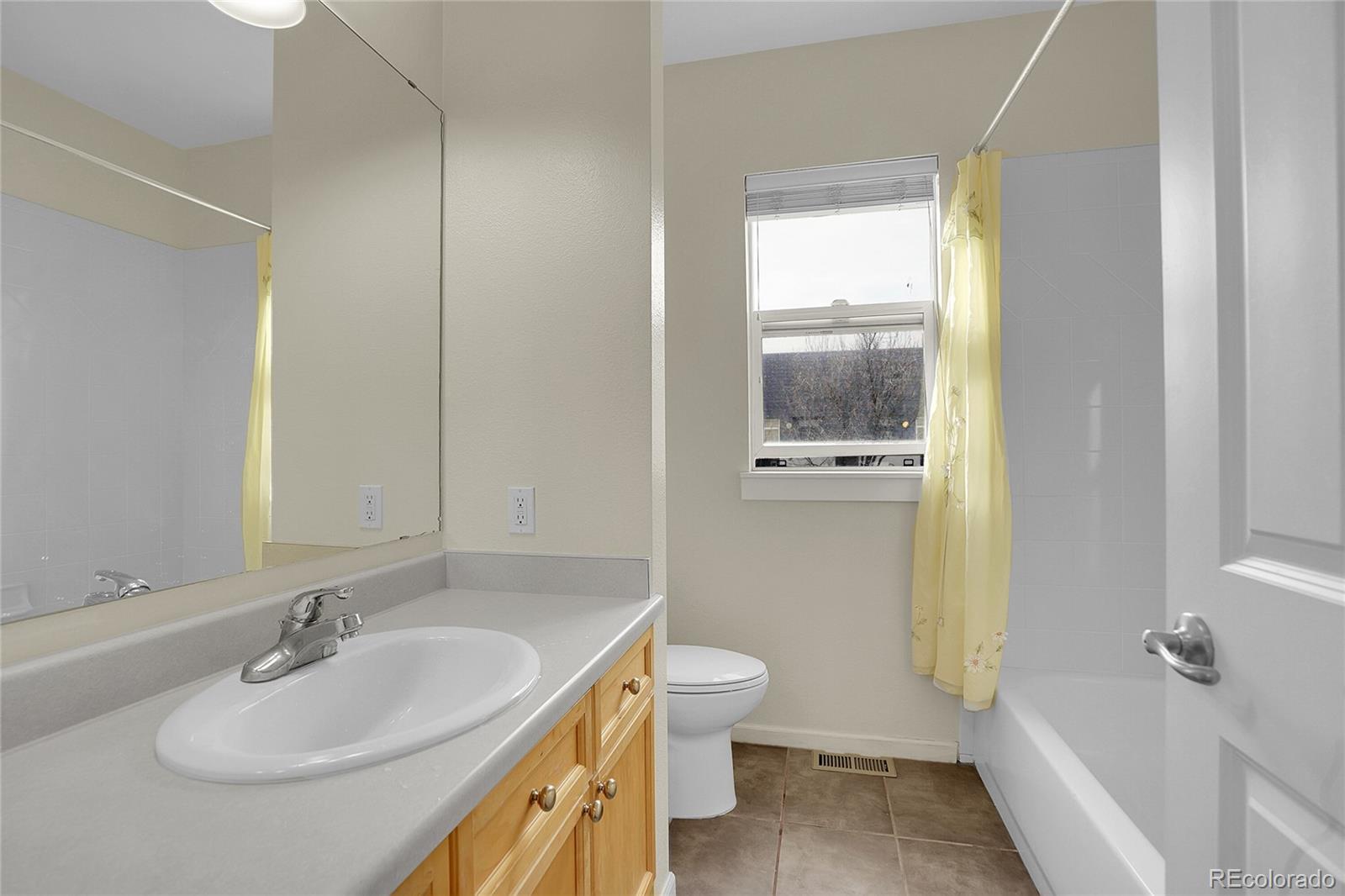 MLS Image #14 for 2848  syracuse street 128,denver, Colorado