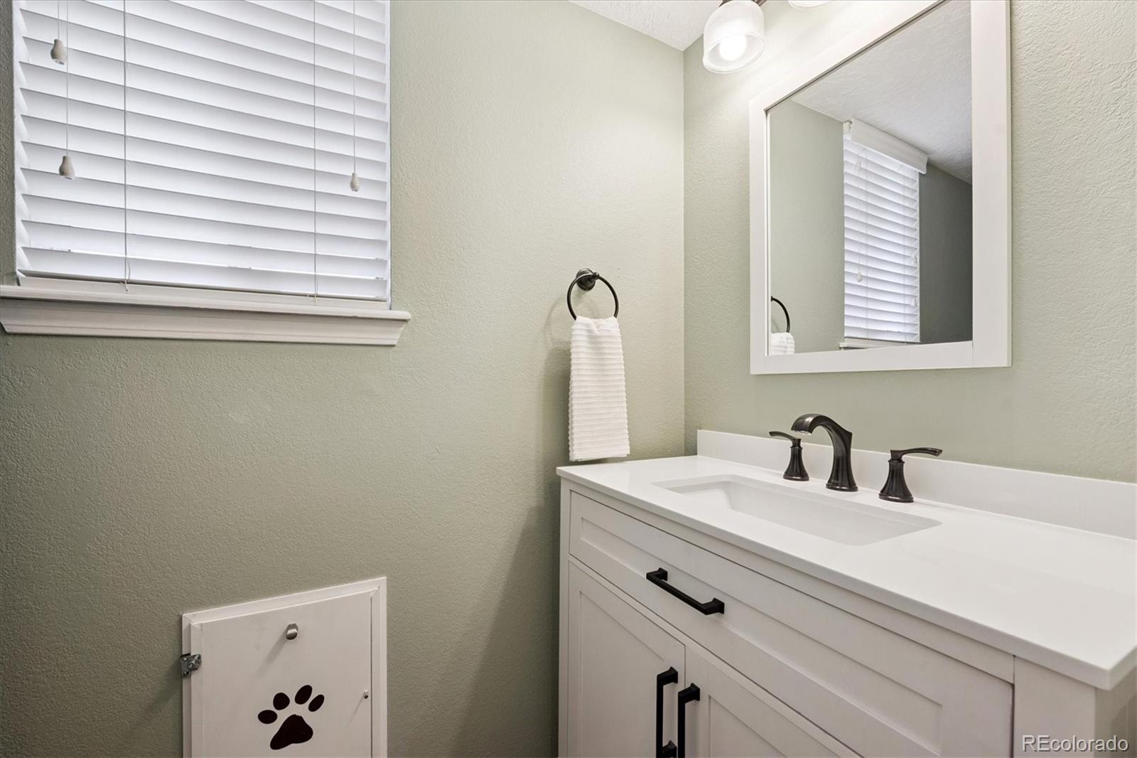 MLS Image #13 for 4875 s argonne street,aurora, Colorado