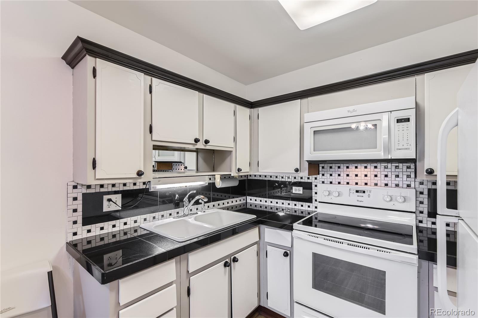 MLS Image #3 for 735 s clinton street 5b,denver, Colorado