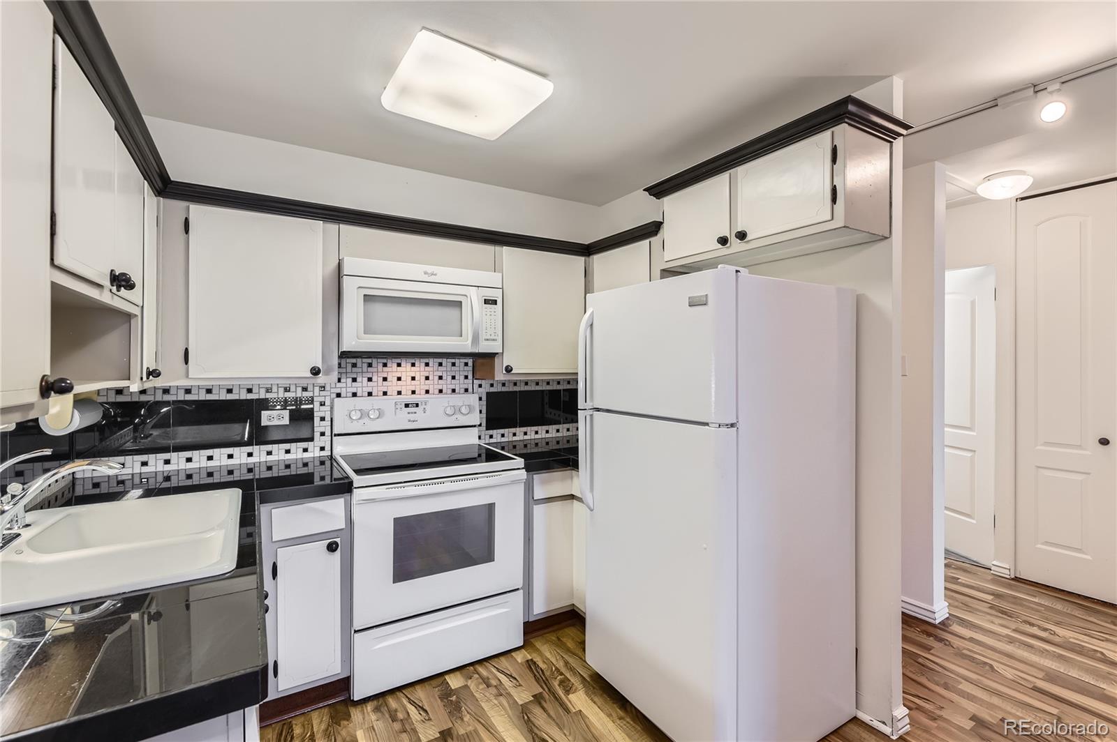 MLS Image #4 for 735 s clinton street 5b,denver, Colorado