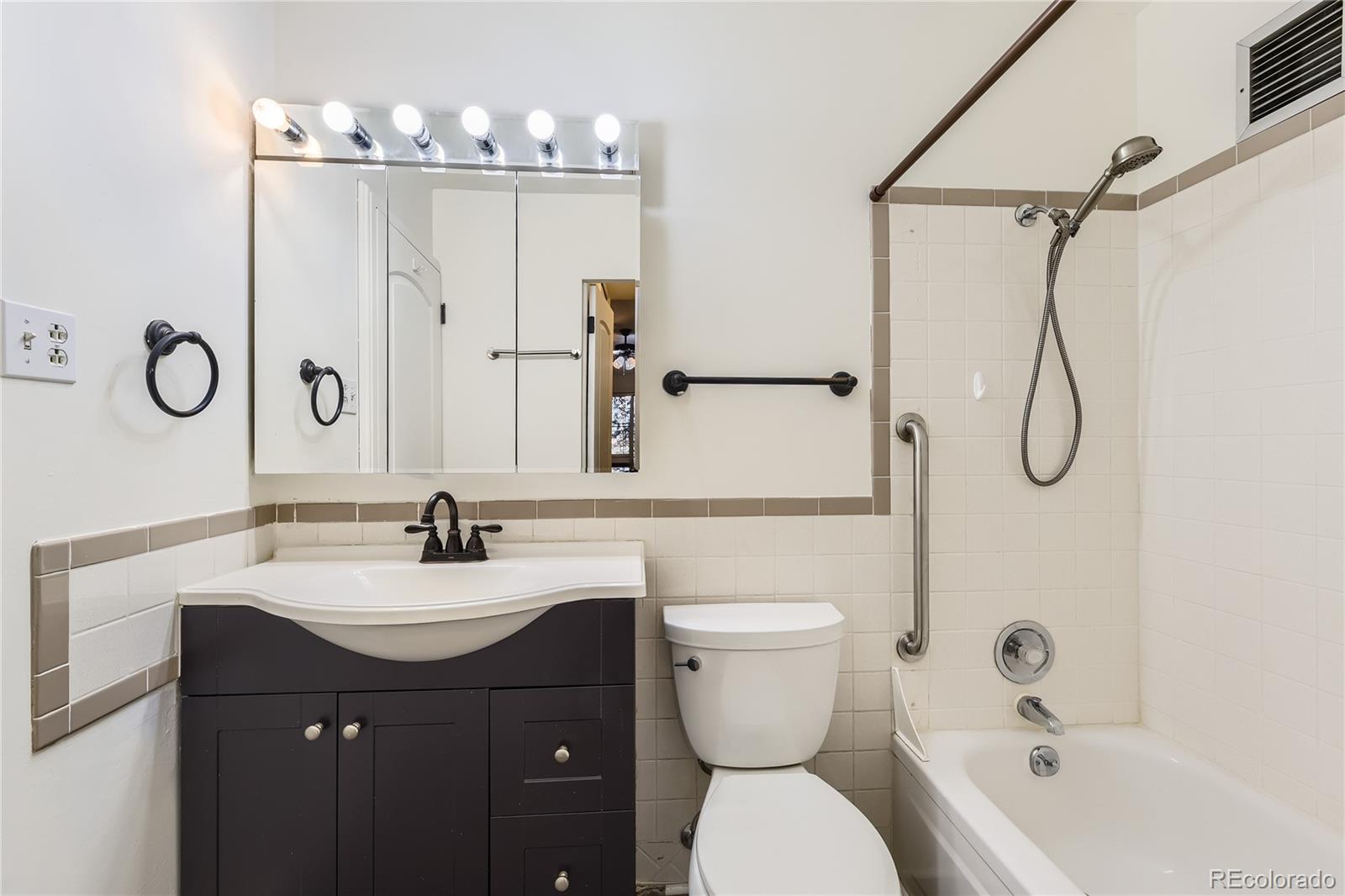 MLS Image #9 for 735 s clinton street 5b,denver, Colorado