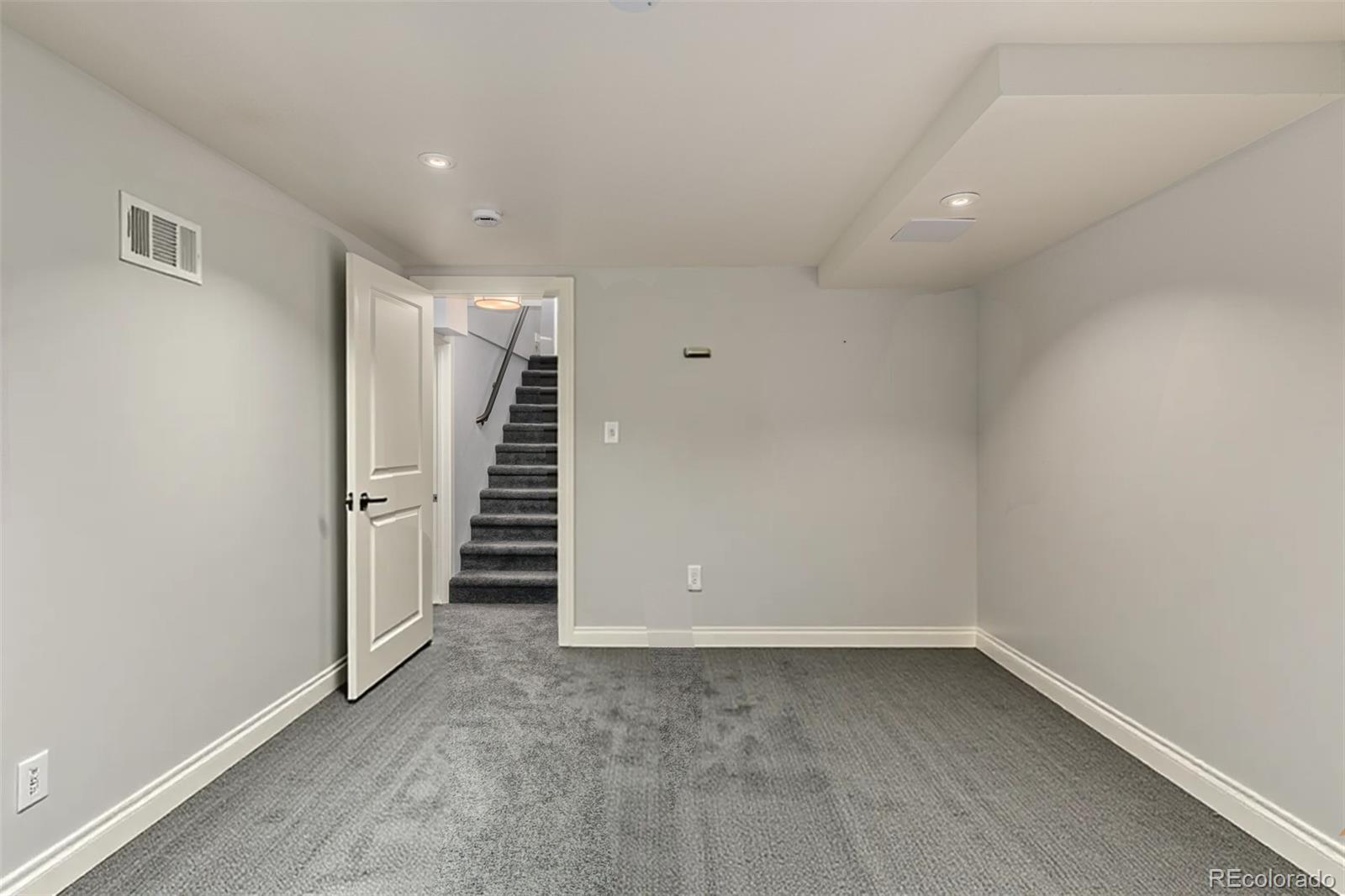 MLS Image #14 for 3650  oneida street,denver, Colorado