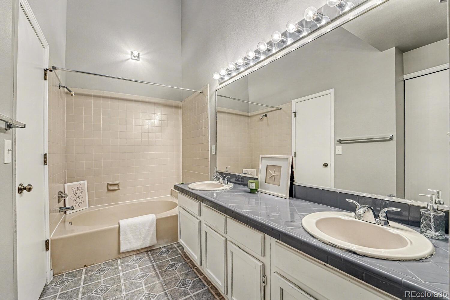 MLS Image #22 for 15150 e princeton place,aurora, Colorado