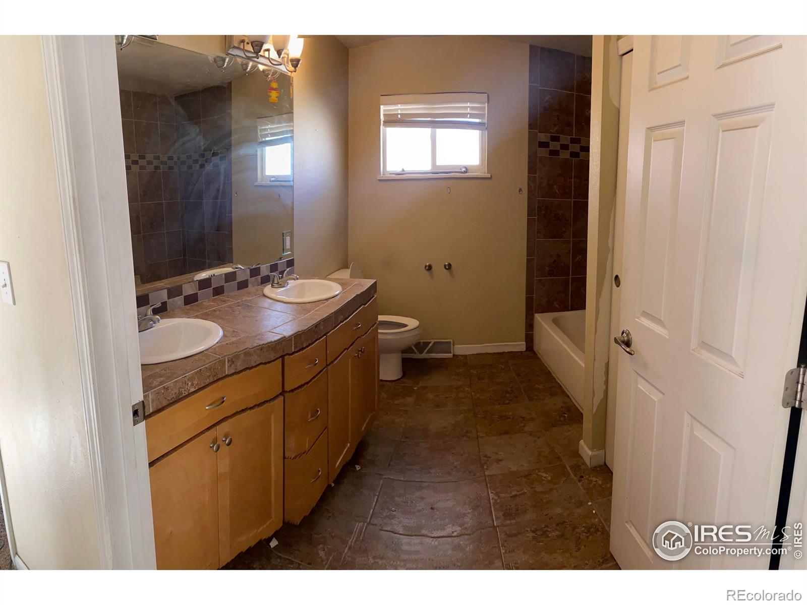 MLS Image #8 for 1618  centennial drive,longmont, Colorado