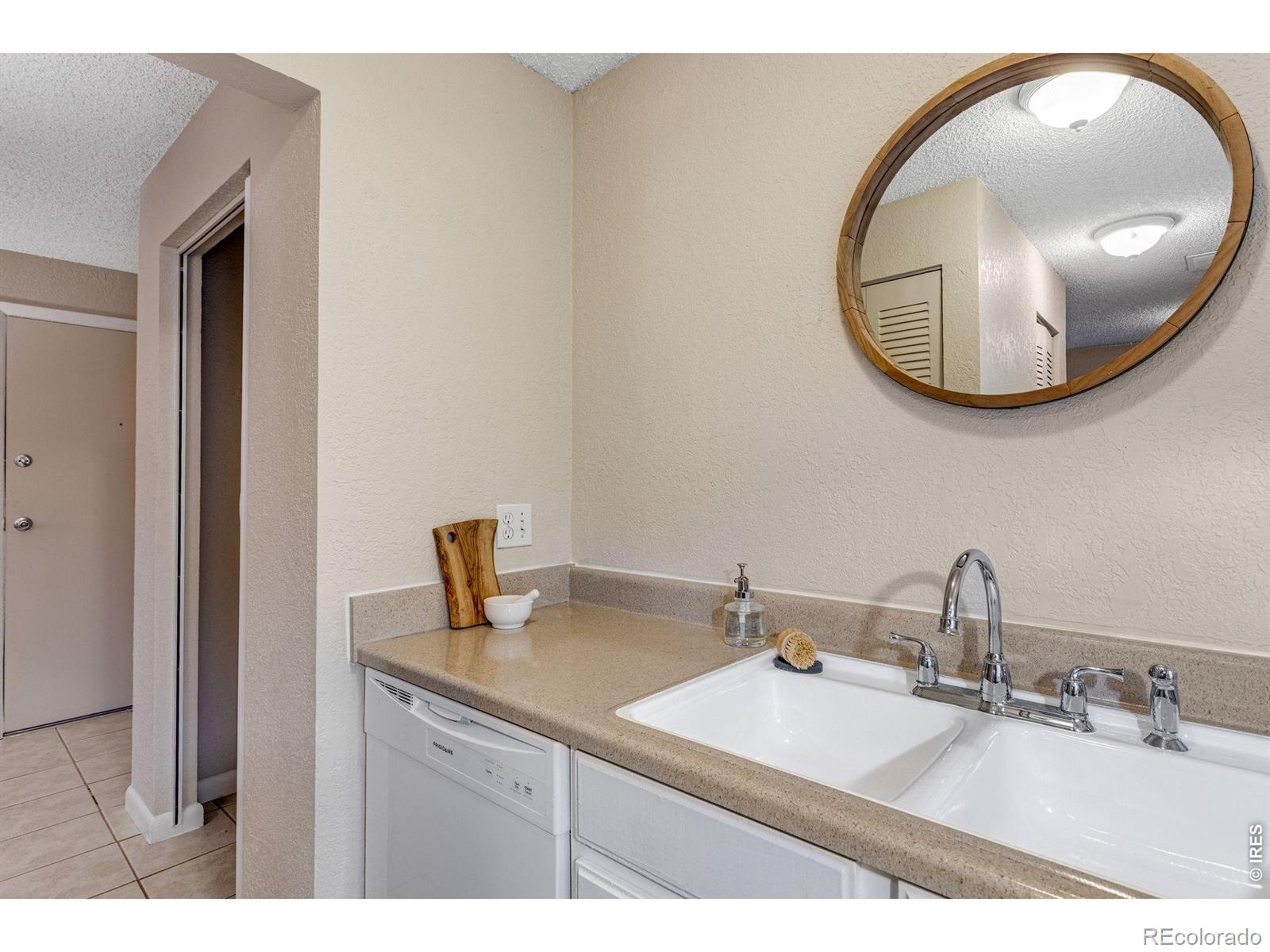 MLS Image #10 for 1705  heatheridge road,fort collins, Colorado