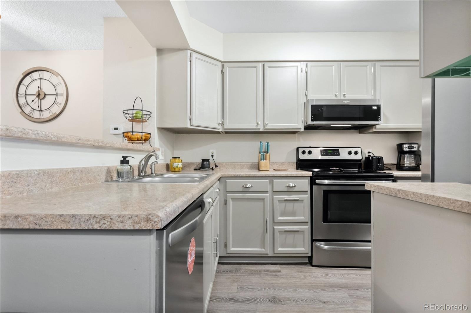 MLS Image #5 for 10695 w dartmouth avenue,lakewood, Colorado