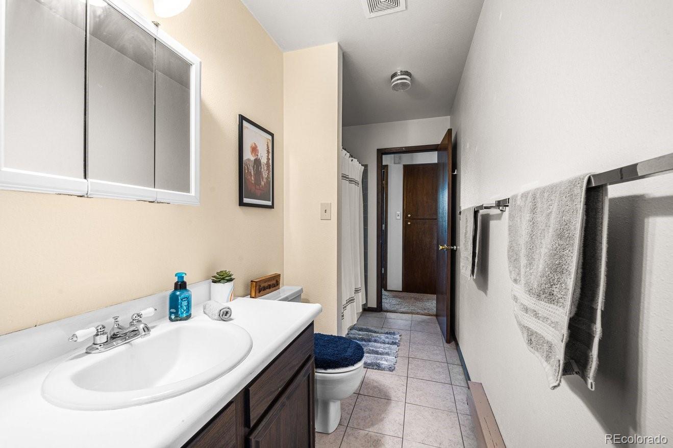 MLS Image #18 for 5097  left hand lane,colorado city, Colorado