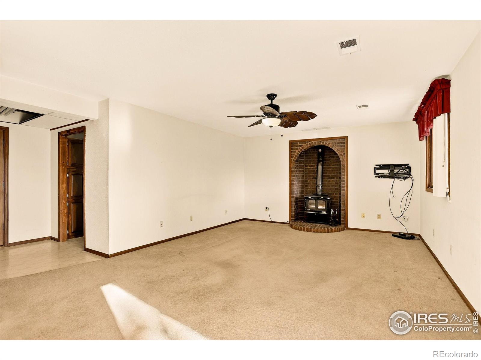 MLS Image #10 for 809  jay place,berthoud, Colorado