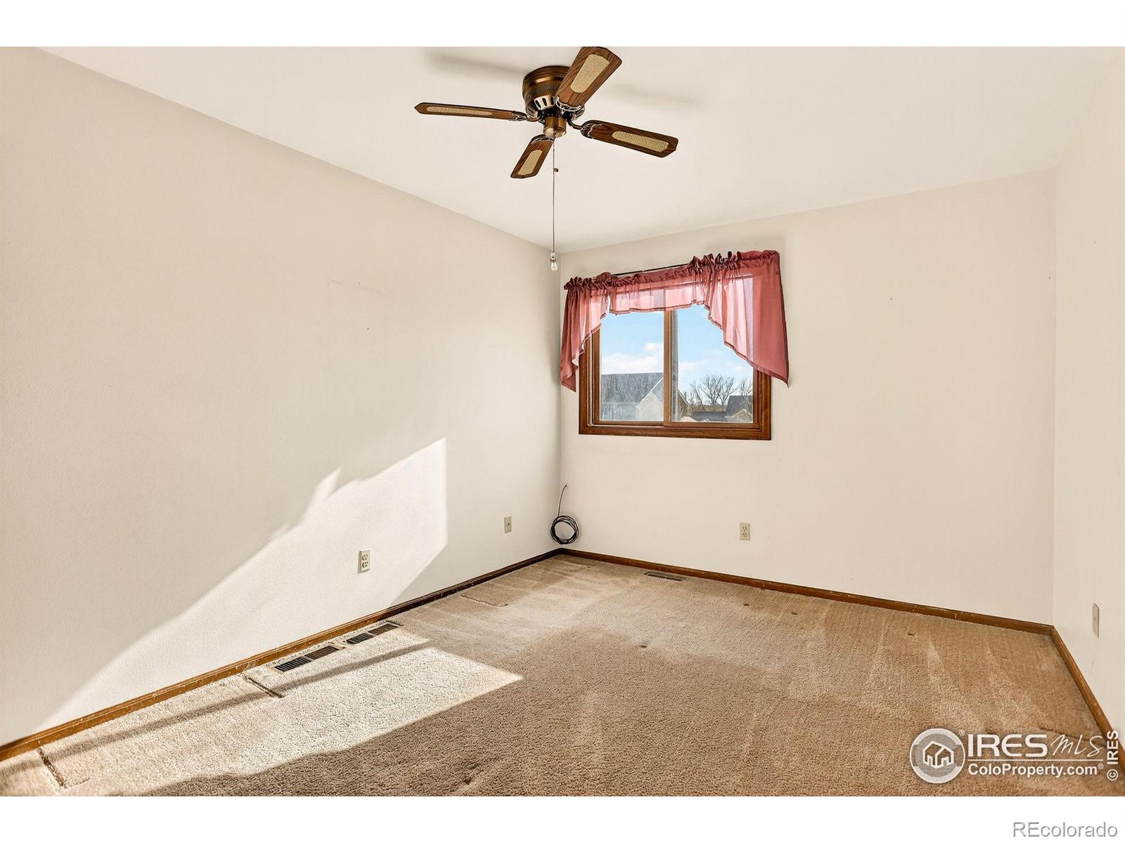MLS Image #15 for 809  jay place,berthoud, Colorado